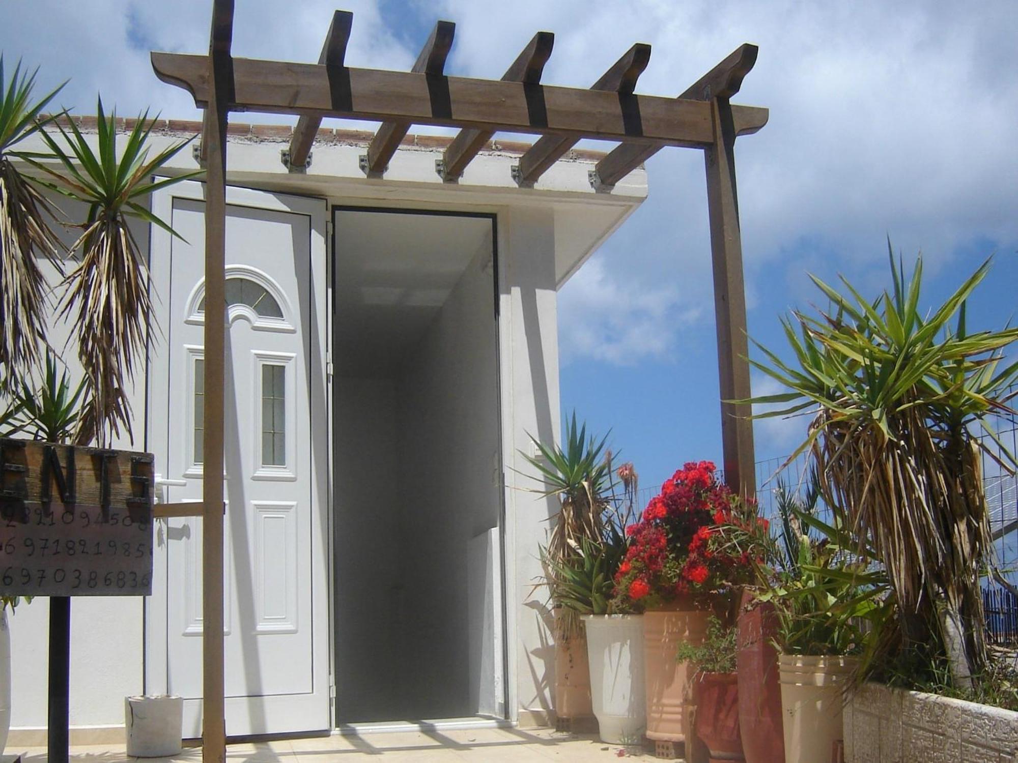 Seaview Studio In Beautiful Setting West From Chania Ravdhoukha Exterior photo