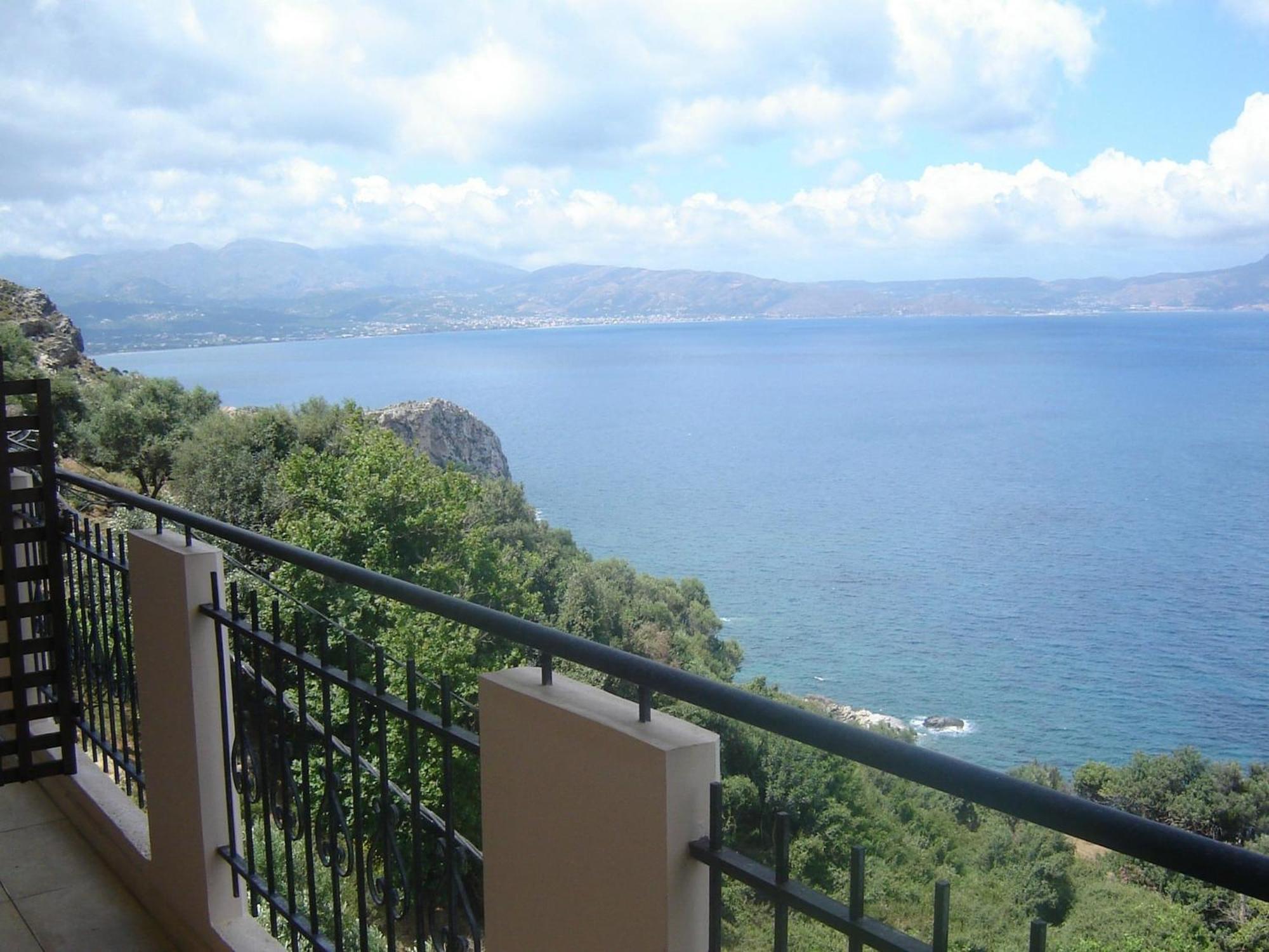 Seaview Studio In Beautiful Setting West From Chania Ravdhoukha Exterior photo