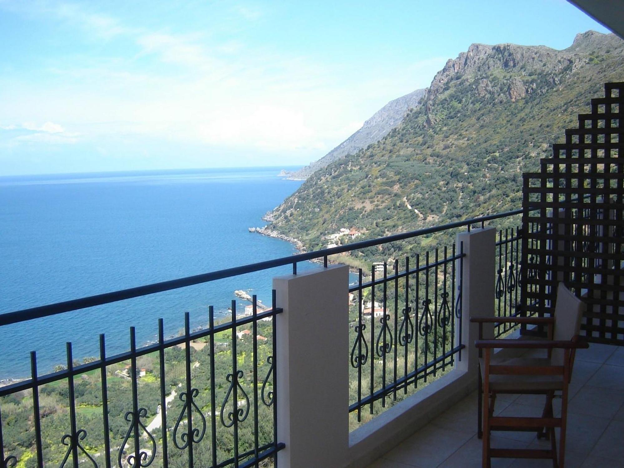 Seaview Studio In Beautiful Setting West From Chania Ravdhoukha Exterior photo