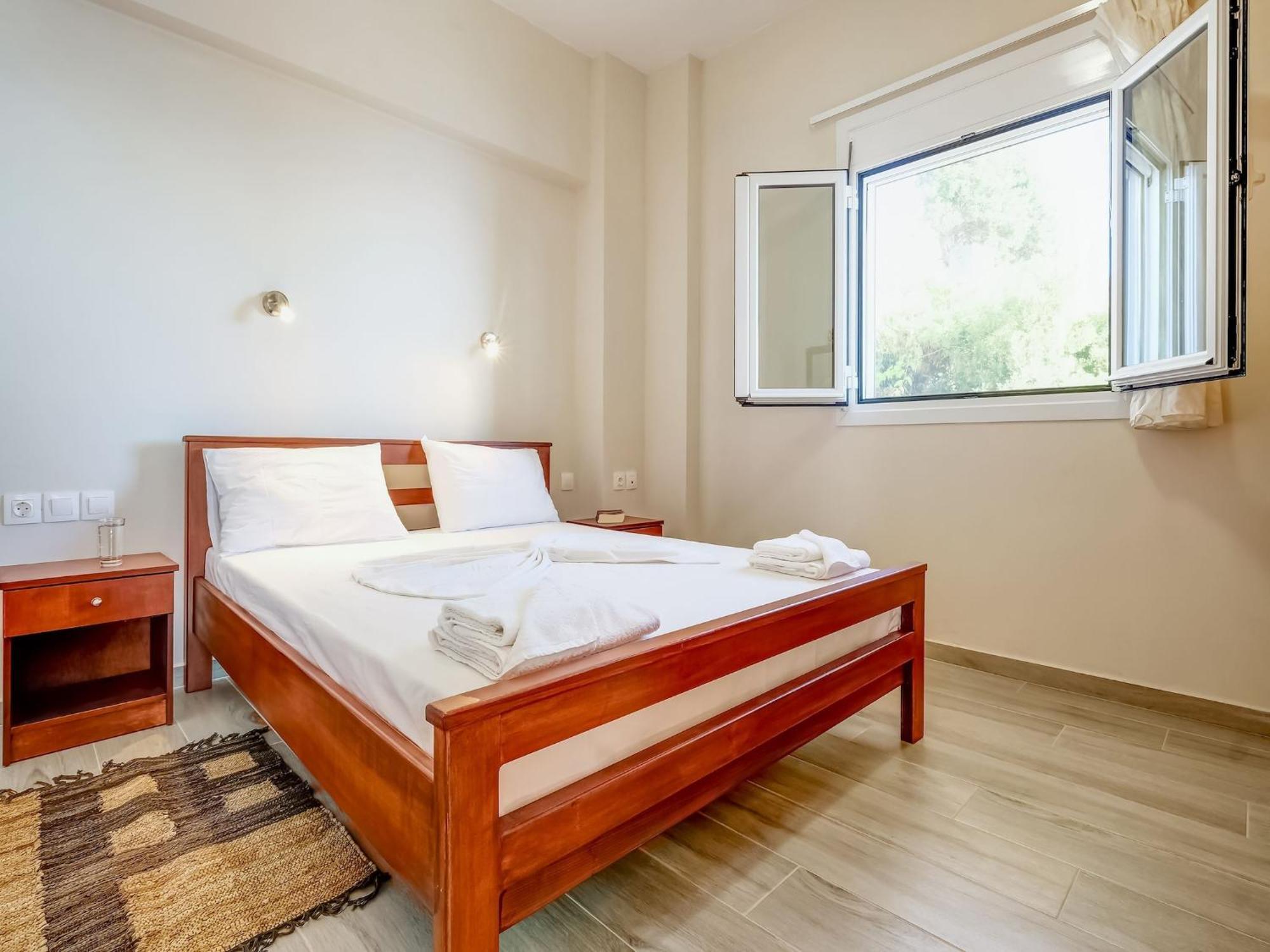Seaview Studio In Beautiful Setting West From Chania Ravdhoukha Exterior photo