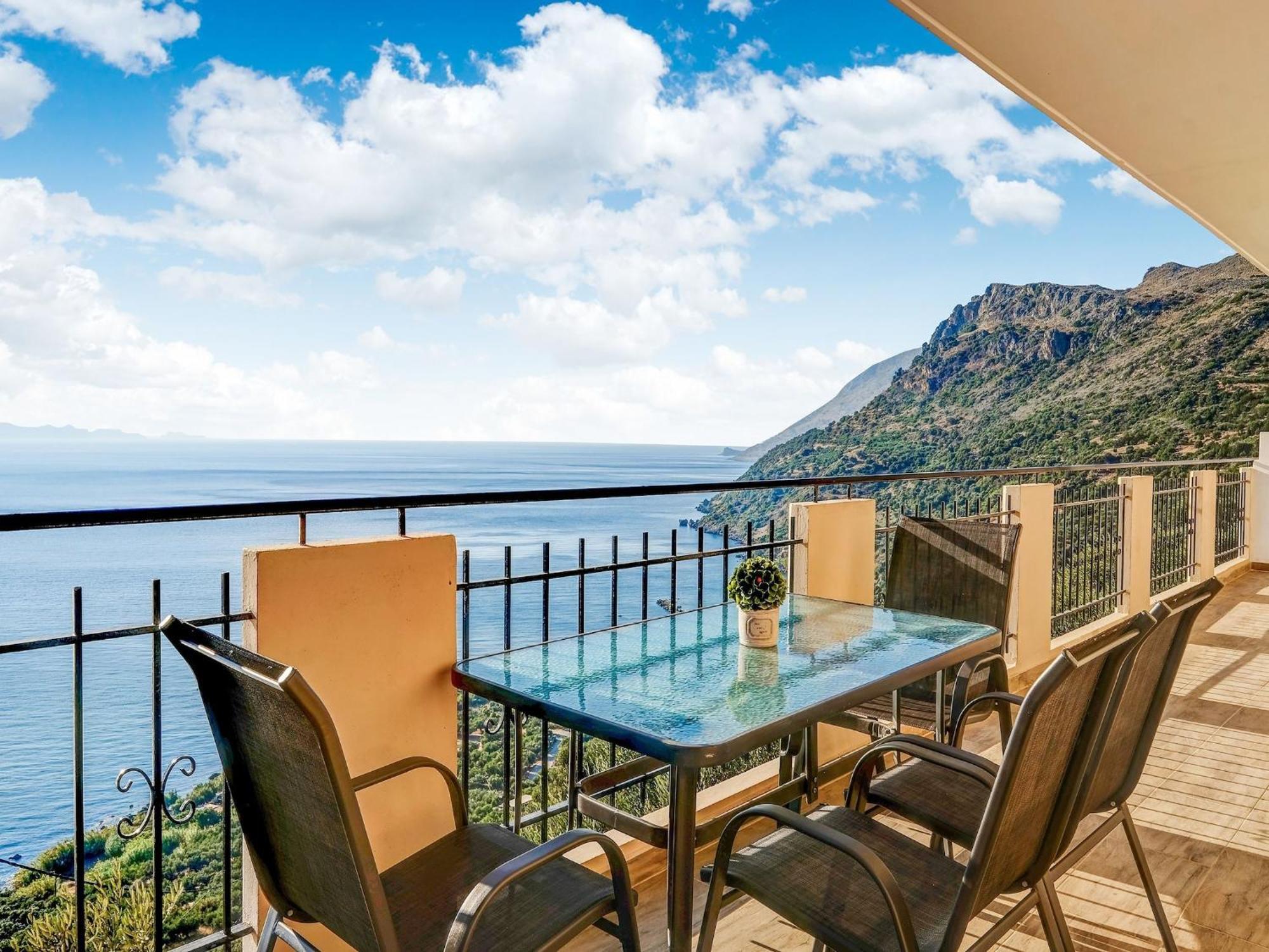 Seaview Studio In Beautiful Setting West From Chania Ravdhoukha Exterior photo